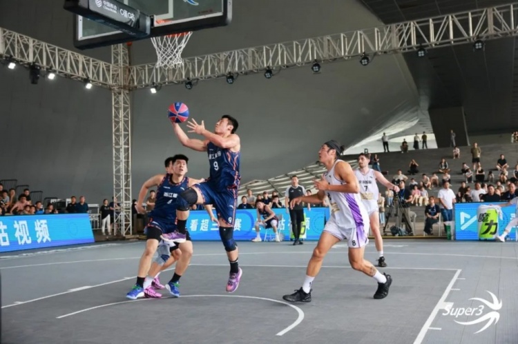 成都和众问鼎B档 上海久事出局
